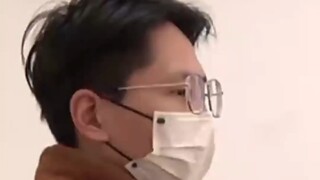 27岁帅儿子陪母亲问诊，医生发飙27岁没结婚我儿子30了！