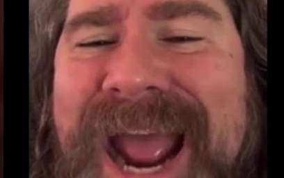 亚瑟摩根亲切地叫你起床