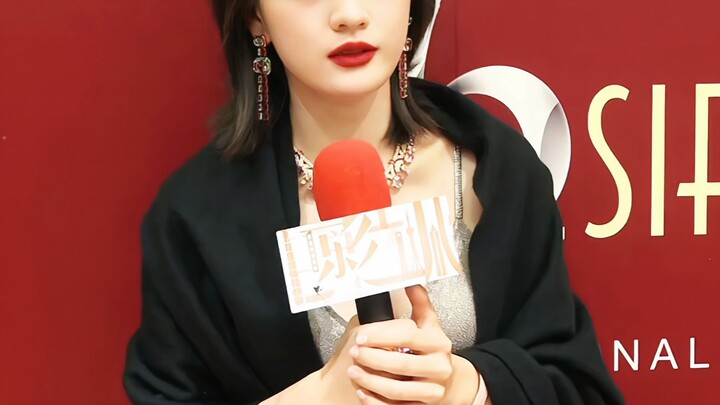 After watching her interview, I felt for the first time the importance of actors having culture.