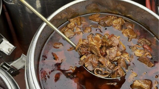 Kotak makan siang seharga 17 yuan di jalanan Chongqing