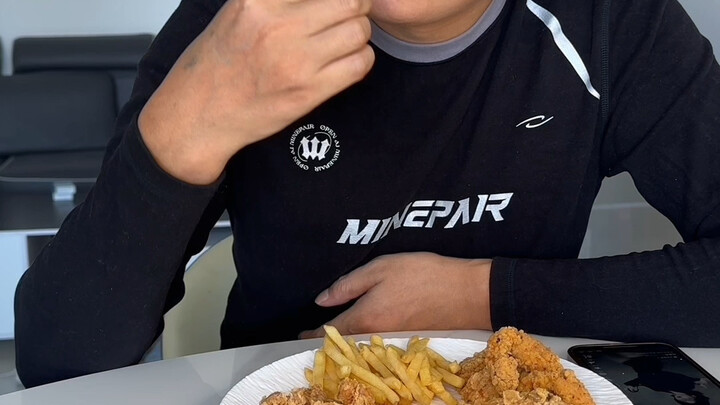 【Dongdong Doesn't Freeze, Dr. Jiang the Ginger King】The latest video is here—come check it out!