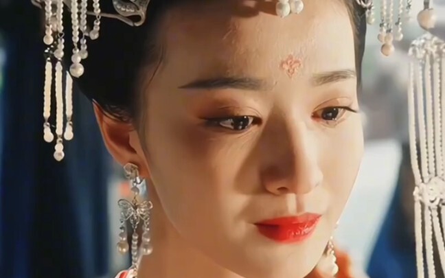 “Bệ hạ cứ yên tâm, thiếp sau này sẽ không bao giờ mặc nữa”｜Vương Sở Nhiên