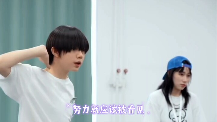 哪里有什么天赋异禀，不过都是持之以恒的努力！！！没有凭空而来的成功，只有背后默默的付出。或许这就是先导片想告诉我们的吧