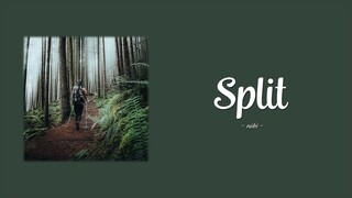 NIKI - Split (Lyrics)