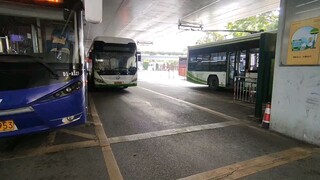 中国广州公交巴士集团郑州宇通ZK5125A (原:ZK6125BEVG9) 粤AAT842 （原电车D1-A401）海海印桥出站原本转交102路2023.02.25