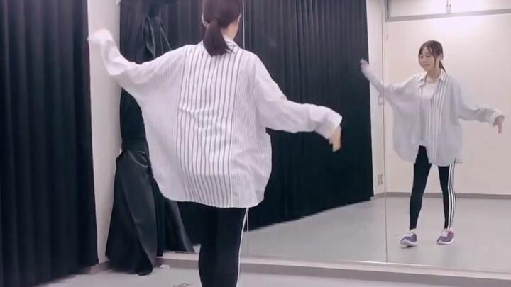 ห้องซ้อมเต้นของอิโตะ มิคุริในเวลาพัก