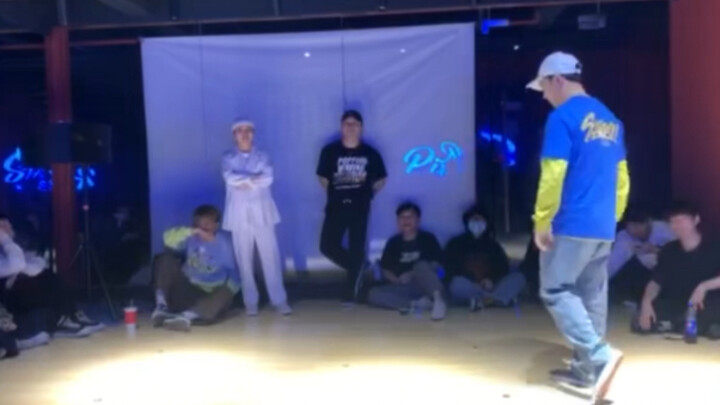 Semua orang telah menonton versi Li Chunlin. Mari kita coba versi popping dari "to night". Mana yang