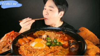 Mì cay xúc xích nấm bạch tuộc phần 3 #mukbang
