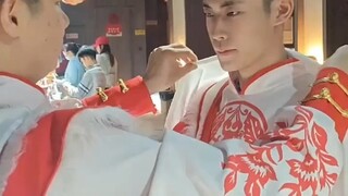 感觉在床上会很用力！，两个“小犄角”太可爱了，网友：果然帅哥怎么样都帅