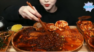 Mì gói tương đen, sò điệp và nấm kim châm nướng cay 4 #amthuc