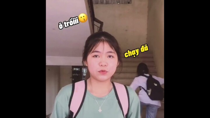 Chị Ơi Ngoài Cổng Trường Có Mấy Thàng Kìa .Và Cái Kết Chạy