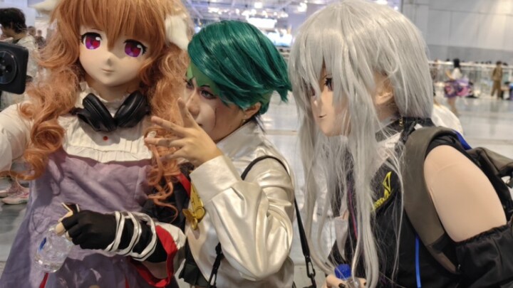 I met the real Kishibe Rohan. Thanks to the gift from the cos teacher.