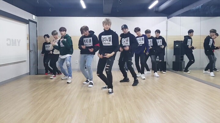 وانا ون - بيكي مي فيديو رقص في غرفة التدريب