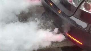 Những sự cố khó tin mà thợ sửa xe gặp phải, khởi động máy tạo khói!