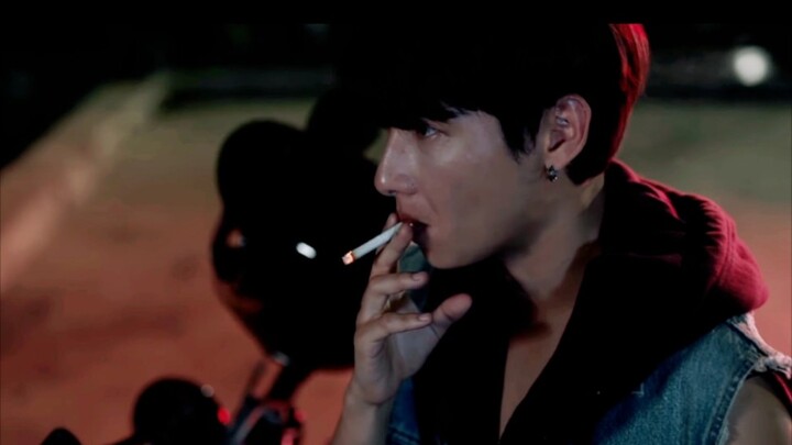 [notme] Gun Ye sangat tampan, Gun Ye selalu keren saat dia merokok!
