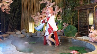 【Nước sốt trẻ con】 Nhìn nó! Có một con cáo đang nhảy múa trong hồ ｜ Hoa đào ｜ 4k