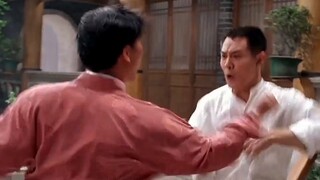 "Gauss! Quên đi! Thái cực quyền không phải như thế này!" [Phân tích vở kịch]