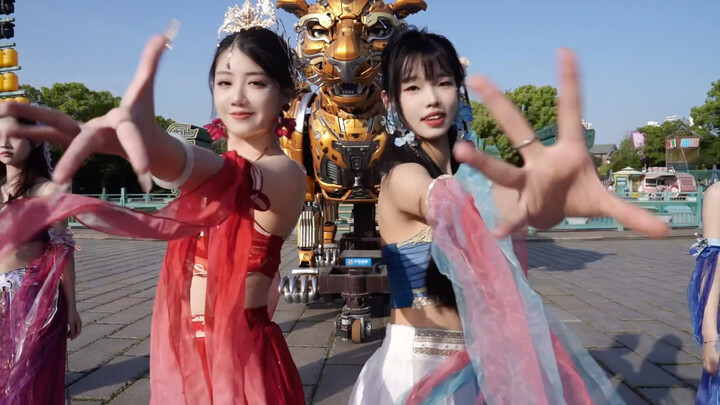 Come to Yancheng during the May Day holiday to experience the Mythical Beasts Toy Festival.