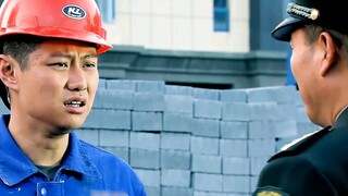 The migrant workers were carrying bricks at the construction site honestly, but they were tricked by