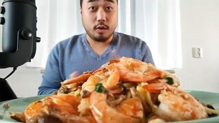 ASMR Shrimps & Pasta Pesto (Crunchy Eating Sounds, Slurping Sounds)