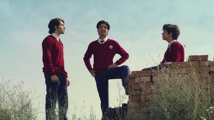 Guns and Gulaabs (2023) Hindi session 1 complete