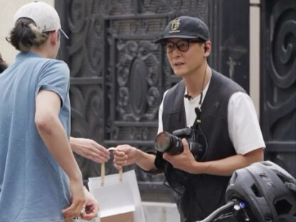 Street style, jepret! 📷 #XiXiaoYanKai #citymovie #WuYanZu