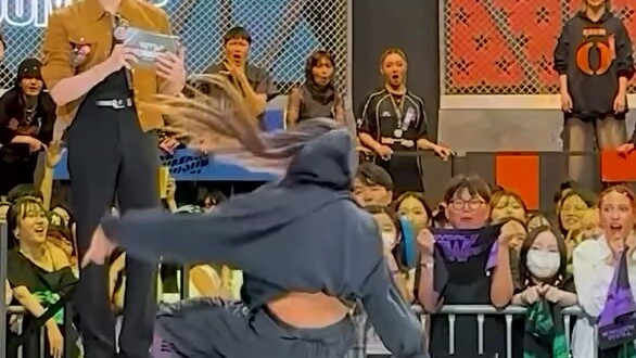 แชมป์โลก 2 คน ต่อสู้กัน ฟิล วิซาร์ด ปะทะ โลจิสต์