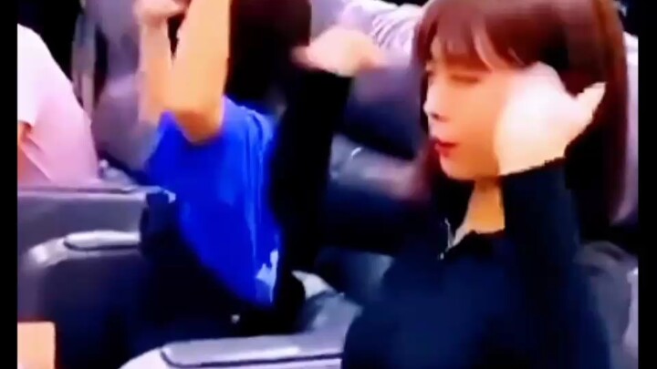 سرعة الأصابع الباقية من قبل أكثر من عقد من الزمن تُسمع كصوت قلب صاحب مقهى الإنترنت وهو يتحطم!