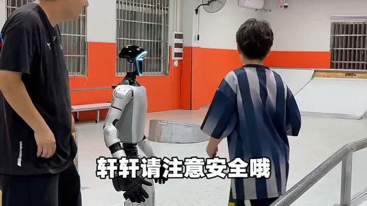 当我给轩轩买了个机器人私教