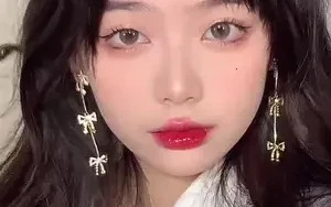 เฮ้คุณดูน่าทึ่งโดยไม่ต้องแต่งหน้า