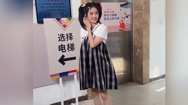 Tự dưng cảm thấy bạn cùng lớp của tôi cũng có thể trở thành ngôi sao rồi