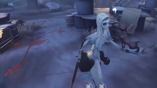 Fei Shaer was beaten by fans and ran away three times, breaking her defense and scolding fans