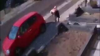 خمن ما الذي يناديه