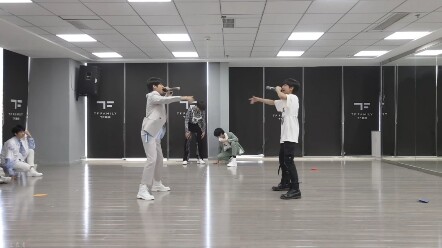【Zhang Zeyu Zhang Junhao】"ME YOU" practice room version—two sweethearts whispering secrets in the co