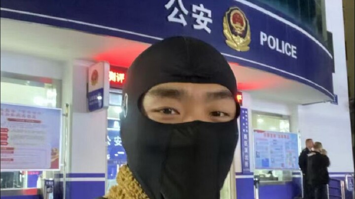 Hôm nay không có truyện cười, hôm nay có tin tức.