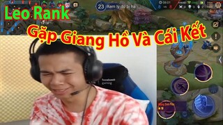 Hành ông giáo ẸC phải về méc mẹ