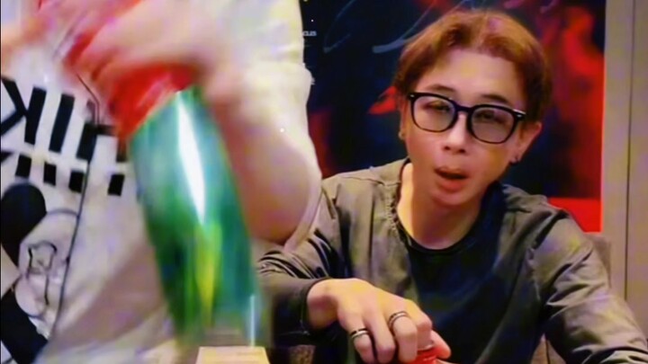 Boss Li Stunned by Magician Liu Qian’s Trick