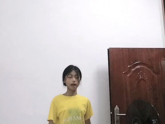 Please like and drop a coin (^～^) Today’s dance is on “Hypnotism” (dancing to the Hatsune Miku versi