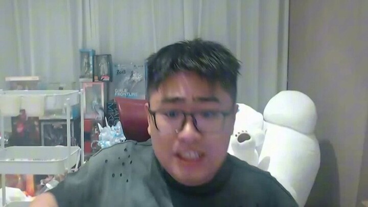 张元英球场开球惨遭男凝？！