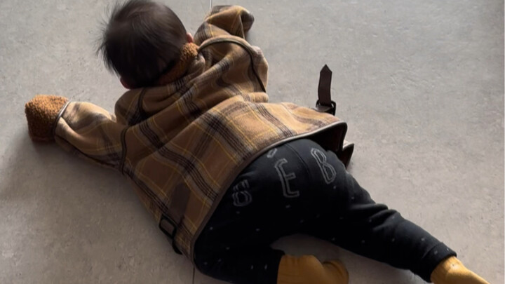 Granny bought me clothes—I’m already wearing them all the way into elementary school!