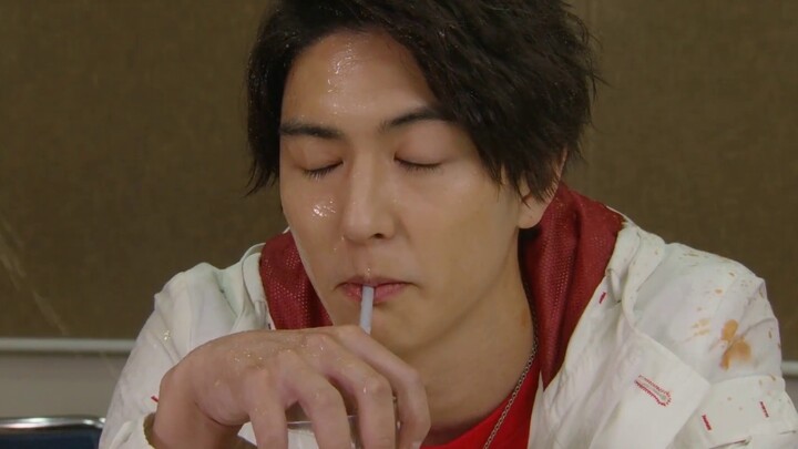 Let’s take a look at those purple Kamen Riders who appear cool but have a silly side.