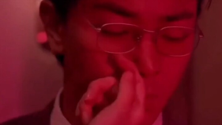 原来ตอนทำงาน เจอหนุ่มบริสุทธิ์ต้องให้ซองแดงเล็กๆ ด้วยนะ