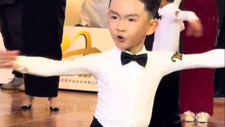 精神TV之大头儿子跳拉丁舞