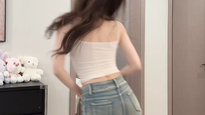 灿灿 2025-09-08 韩舞wiggle wiggle