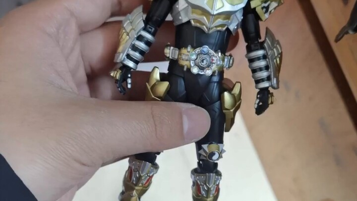 This is the most satisfying piece of Emperor armor that I have modified so far, and I tried my best 