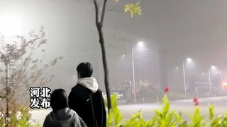 父母发现早恋呵斥两人分开，情侣闹别扭 女生小跑哄男友，“谁家小土豆这么会哄男朋友啊”