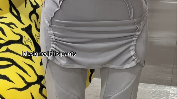 The pants designed by melovemealot are amazing—so stylish and packed with tons of clever, practical 