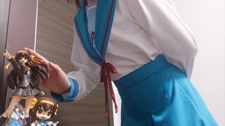 Fumbling around, I tried dancing to "Sunny Day, Good Mood."