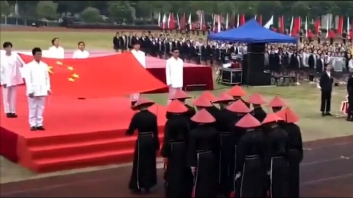 Guru: Saya sudah bilang untuk menahan diri. . . .