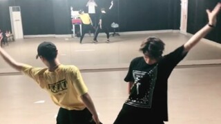 【Justin Huang Minghao】Setahun yang lalu, tur ruang latihan tari pasangan DZR Douyin 20190621